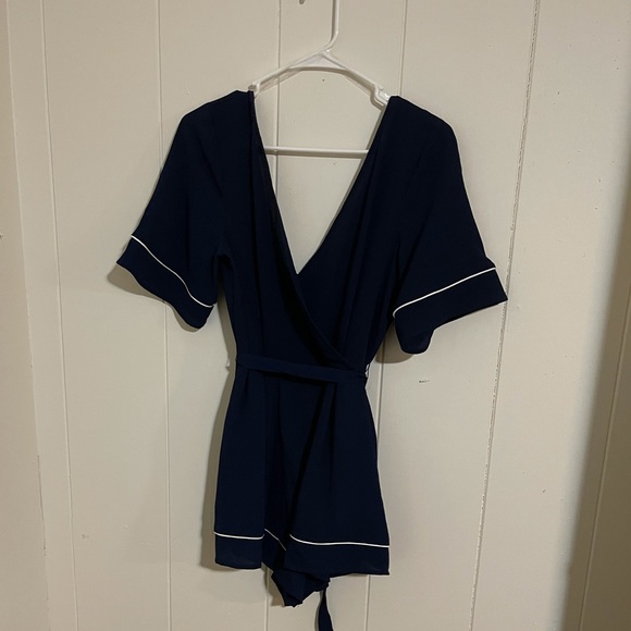 NWOT Trixxi Short Blue Romper Size Medium - Picture 2 of 5